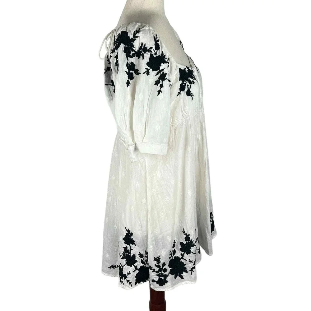 Free People Embroidered Square Neck Peasant Top White Black Size S, NWT